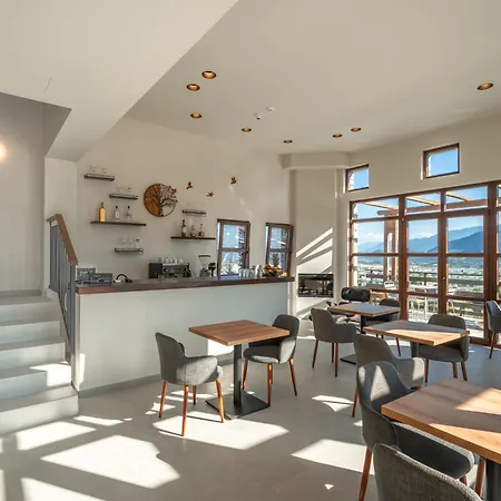 Hotel Terra Petra Meteora 4*